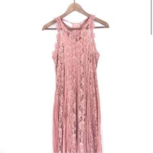 Sleeveless Lace Maxi Dress